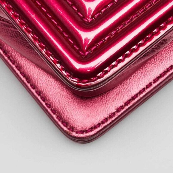 Chanel Pink Quilted Patent Leather Small Boy Bag - Picture 4 of 10